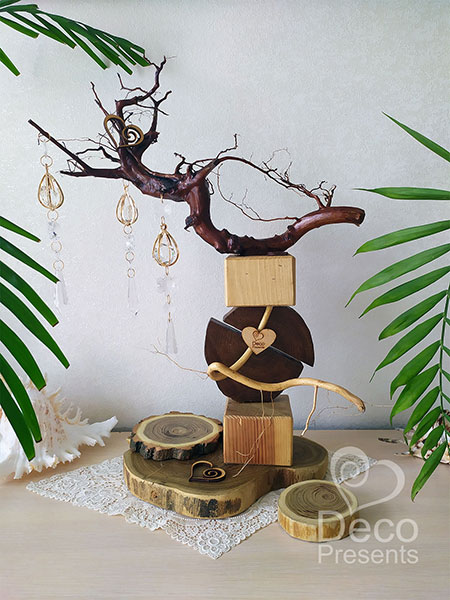  You can hang rings, earrings, chains, pendants, pendants and other jewelry on the branches.